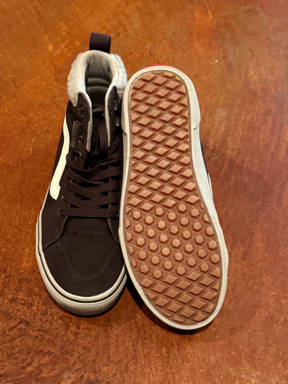 Vans Guard Brown High Top Old Skool with Faux Fur Never Worn Women's 7.5 - Picture 4 of 4